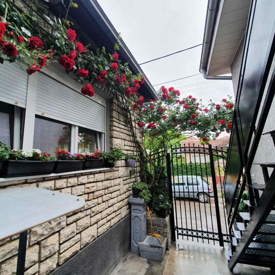 Fortress Apartments Ni Екстериор снимка