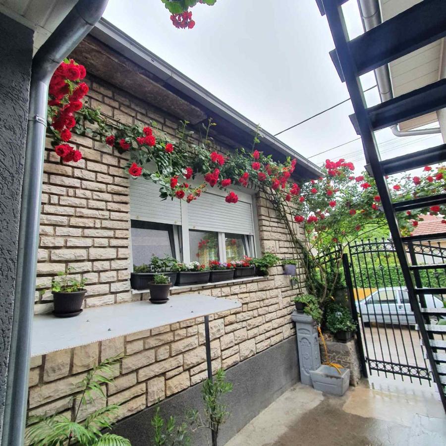 Fortress Apartments Ni Екстериор снимка